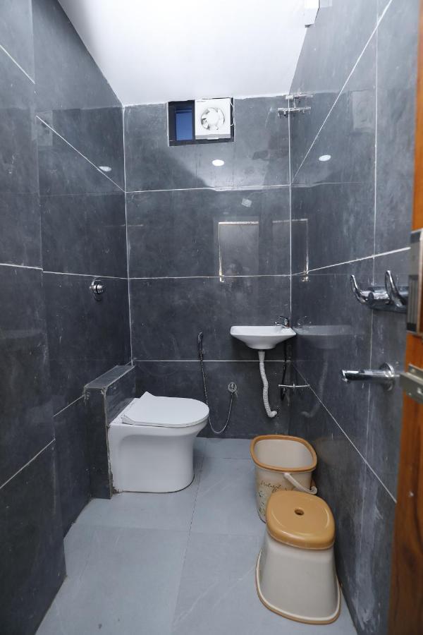 Hotel Garima Ujjain Esterno foto
