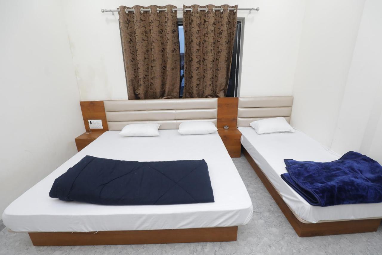 Hotel Garima Ujjain Esterno foto
